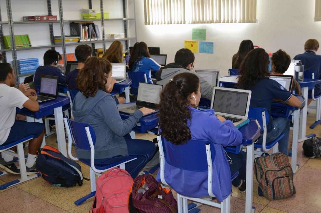 Alunos_em_sala_de_aula_Divulgacao_Escola_Americana_de_Belo_Horizonte