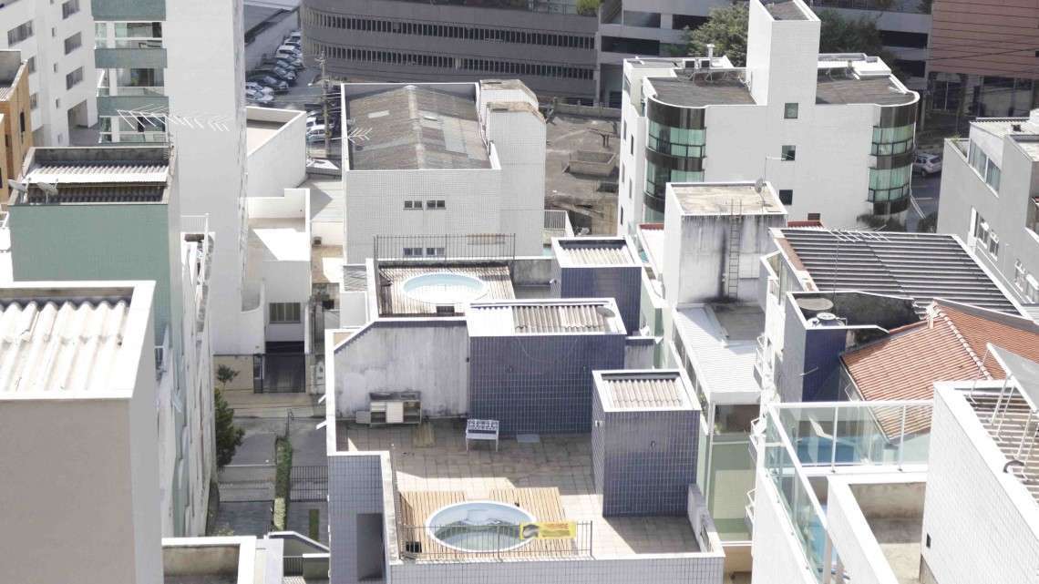 Muitos prédios no Buritis possuem piscinas na cobertura, o que justifica uma maior preocupação com as condições em que são mantidas. Foto: Welleson Mendes