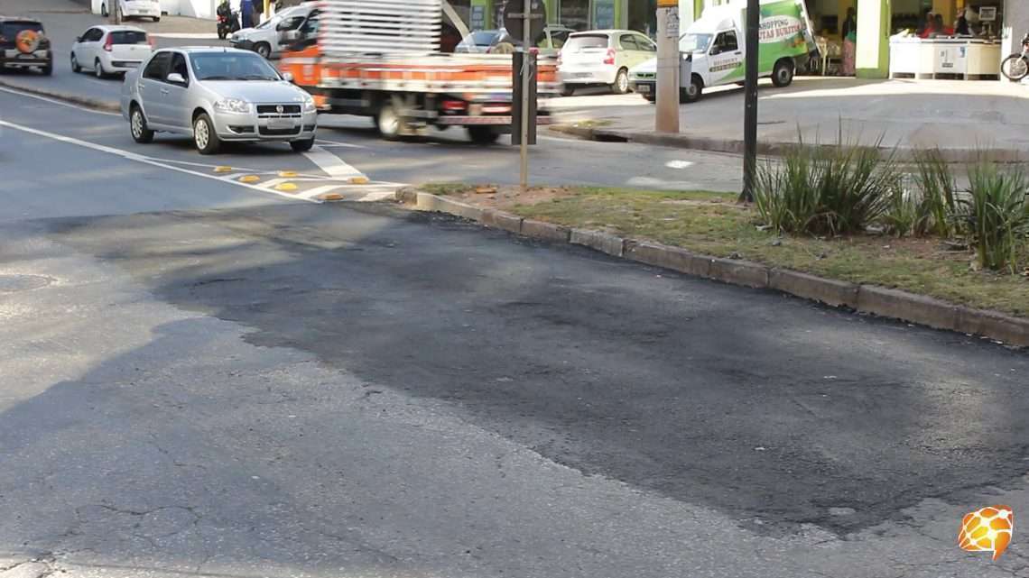 Mesmo com manutenção emergencial, avenida ainda precisa de obra. Foto: William Araújo