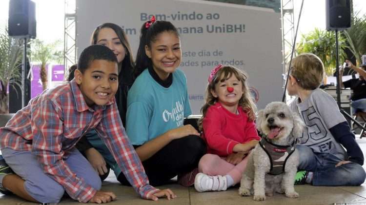 Crianças e pets brincaram sob orientação do Campus Aberto - Foto - William Araújo