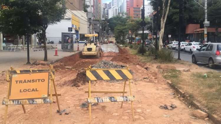 Obras na Mário Werneck - Foto Ney Felipe